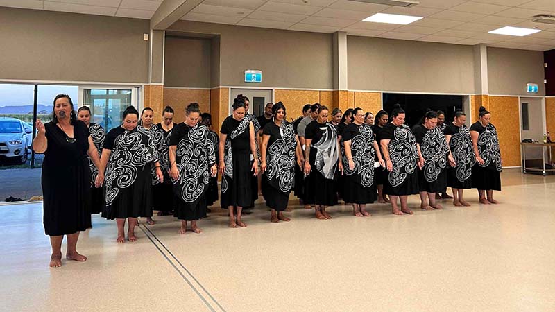 Ngā Uri o Awanuiārangi Kapa Haka Prepare for Regionals