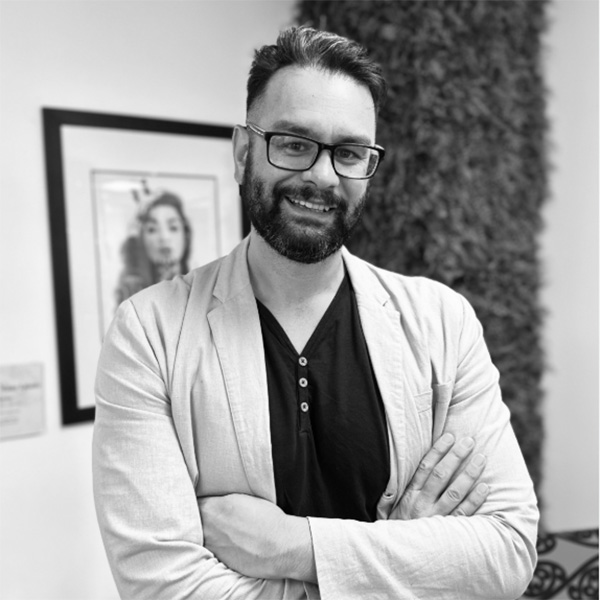 Dr Luke Rowe