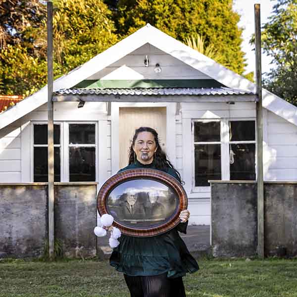 Dr Hotukura Wharehoka